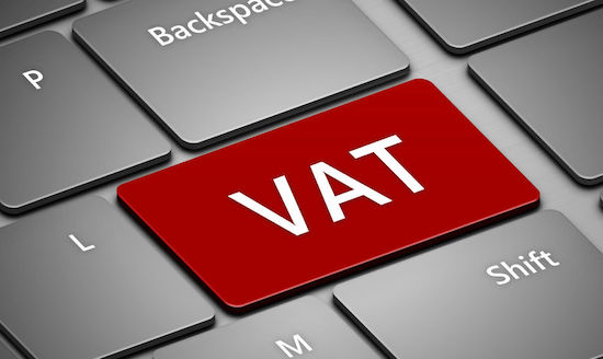 Giảm thuế VAT, trực tiếp hạ giá, kích dân mua sắm Tết
